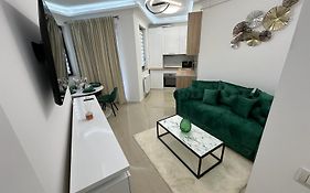 Zigzag Resident